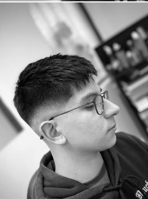 Cliente con corte degradado y acabado prolijo